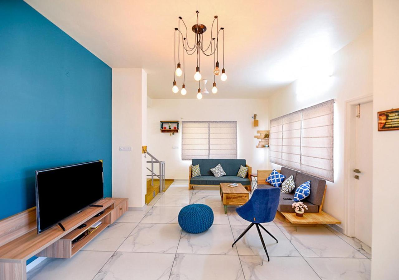 Agastya Villa By Veo - Part Of Stayvista 巴达米 外观 照片